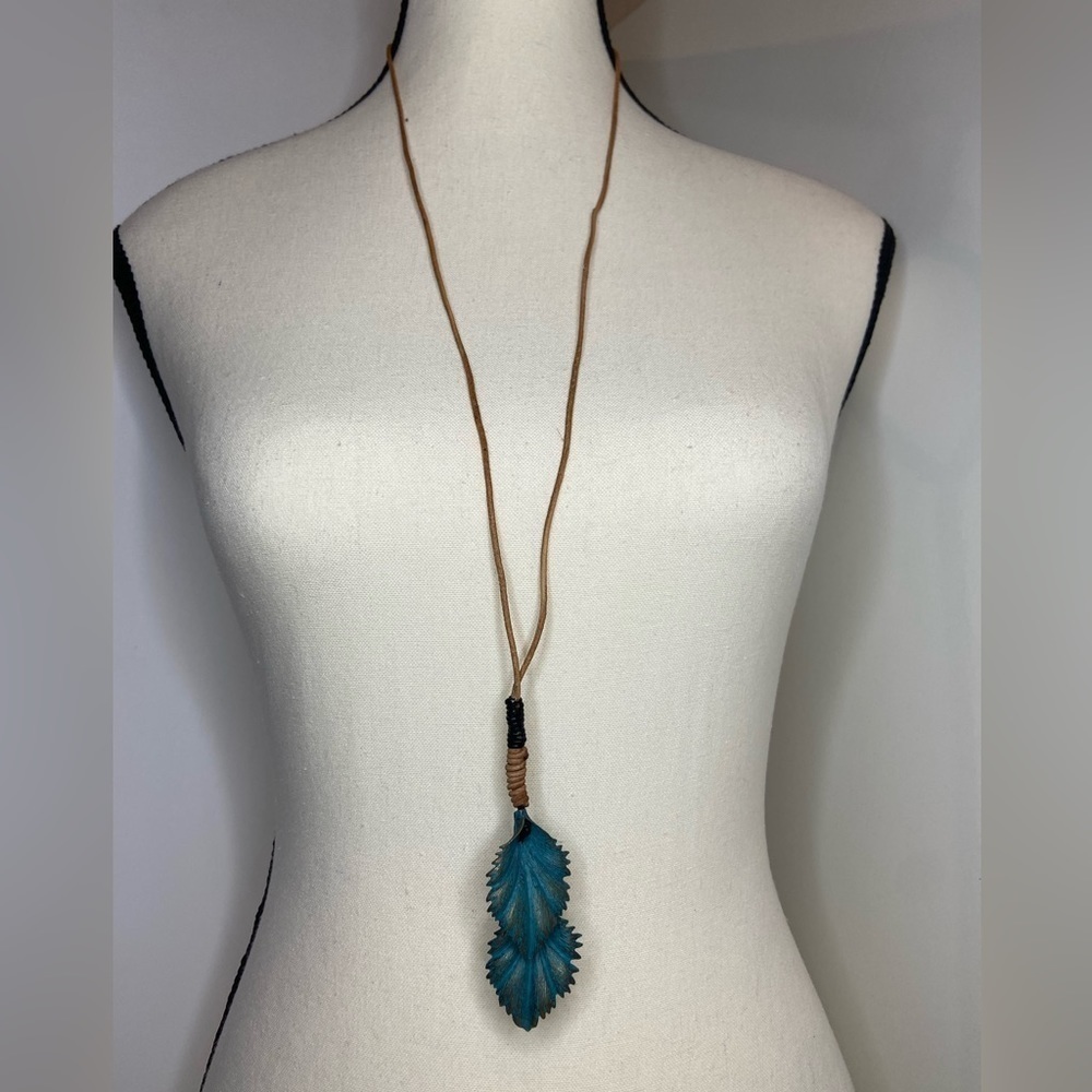 2 for 30$ Women’s long necklace with 2 metals pendants turquoises leaves‎ shaped